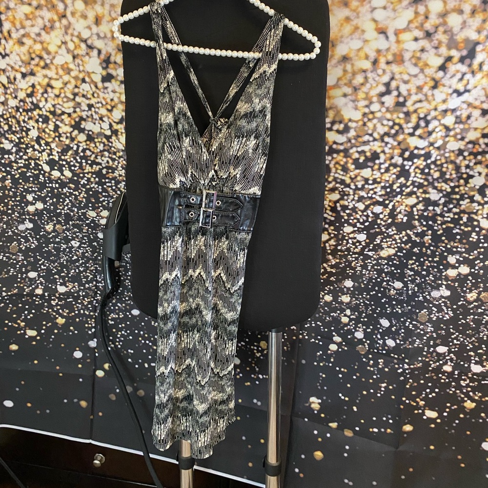 Women medium metro park dress in great condition